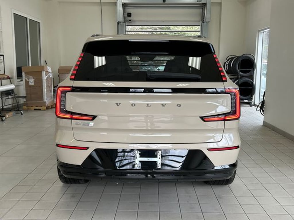 Certified 2025 Volvo EX90 Twin Motor Performance Ultra SUV