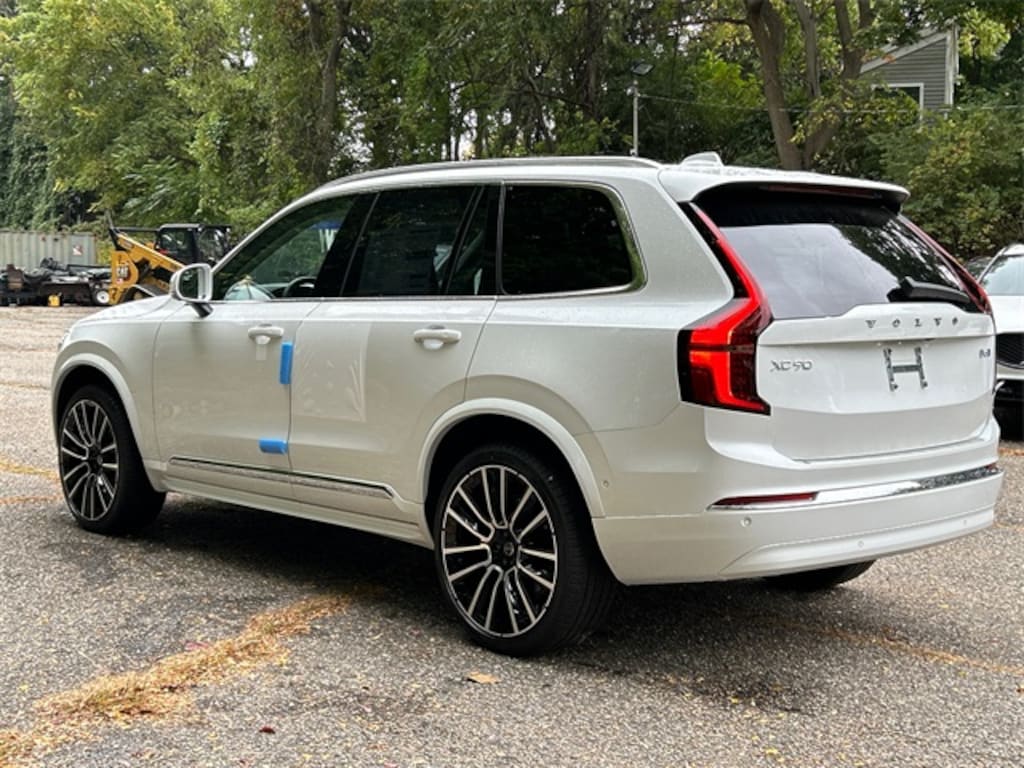 New 2026 Volvo XC90 B6 Plus 7-Seater SUV