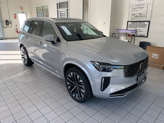2025 Volvo XC90 Plus photo 3