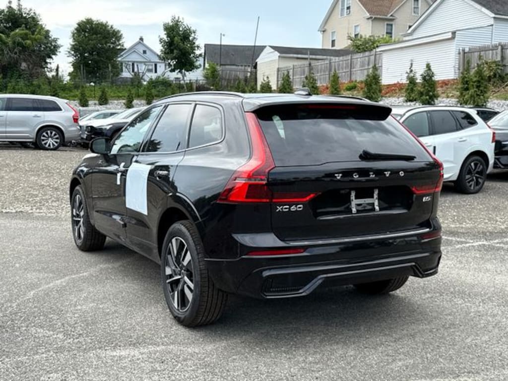 New 2026 Volvo XC60 B5 Plus SUV