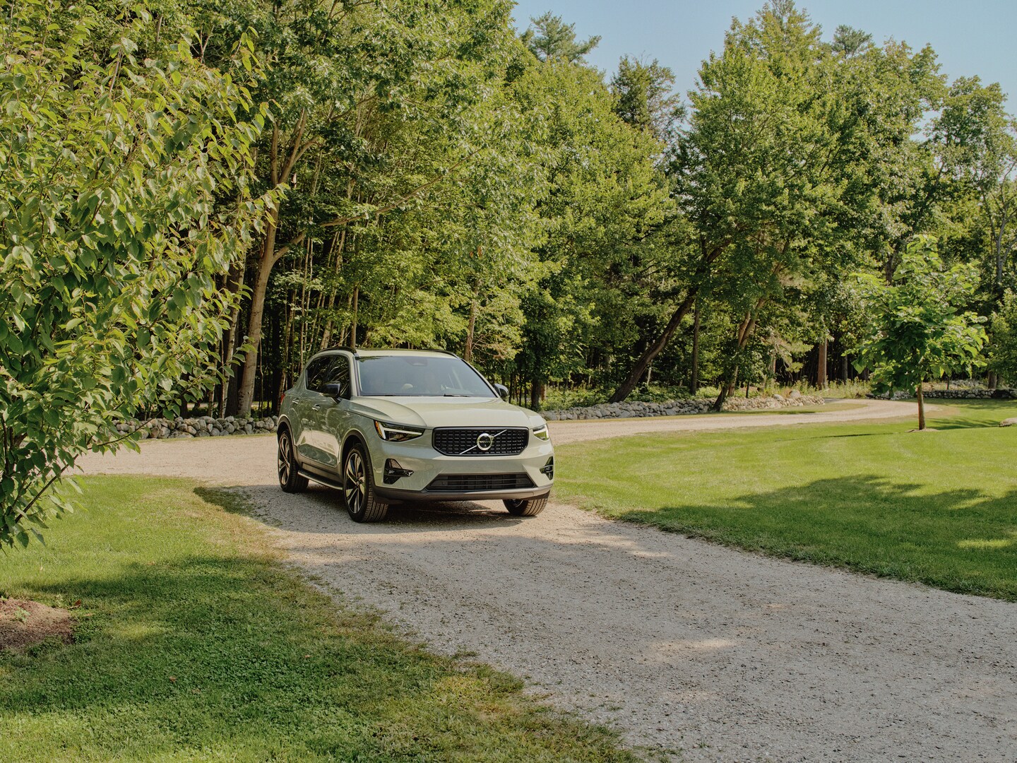 2026 Volvo XC40 