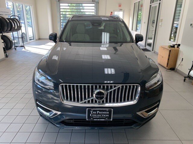 2024 Volvo XC90 B5 Plus photo 2