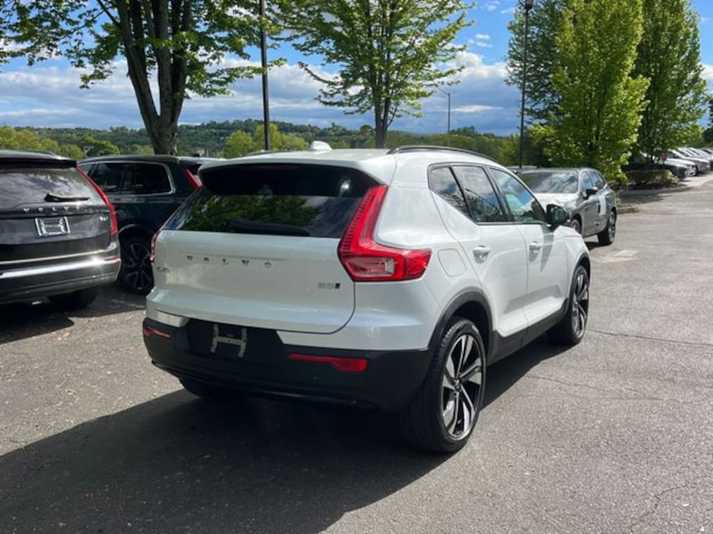 Used 2023 Volvo XC40 Ultimate SUV