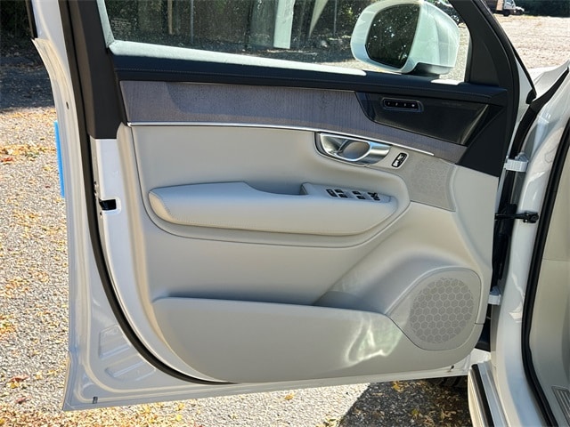 2026 Volvo XC90 Ultra - Photo 9