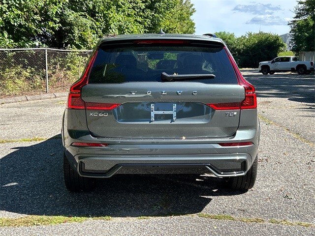 2026 Volvo XC60 Hybrid T8 photo 3