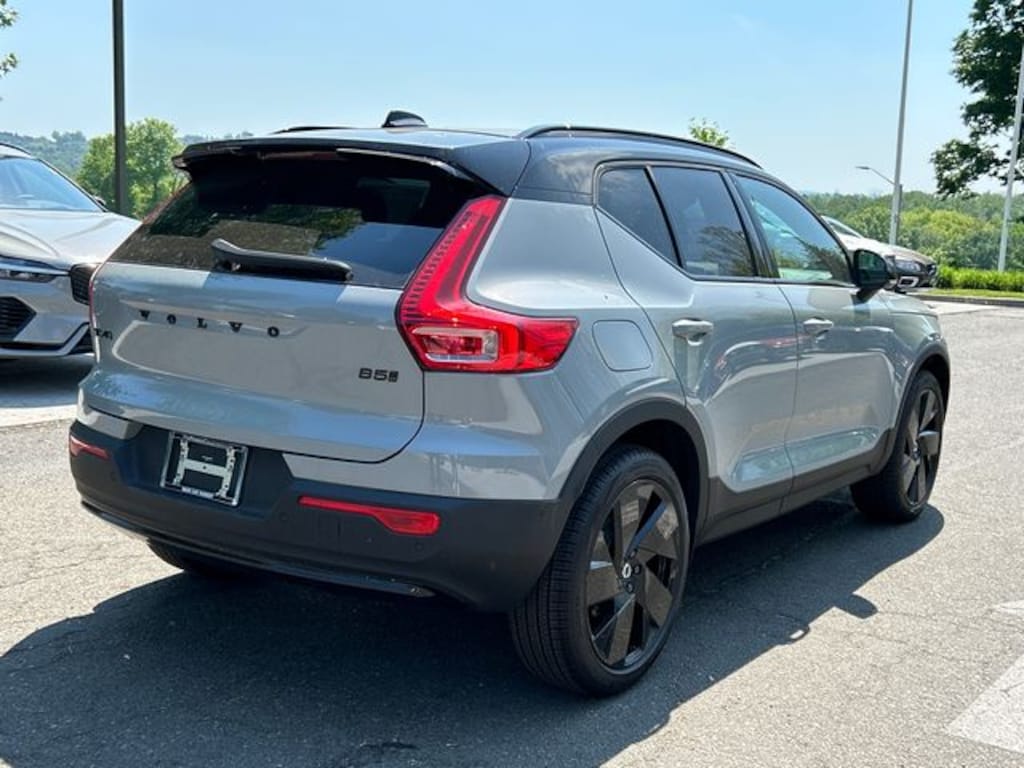 New 2026 Volvo XC40 B5 Ultra Black Edition SUV