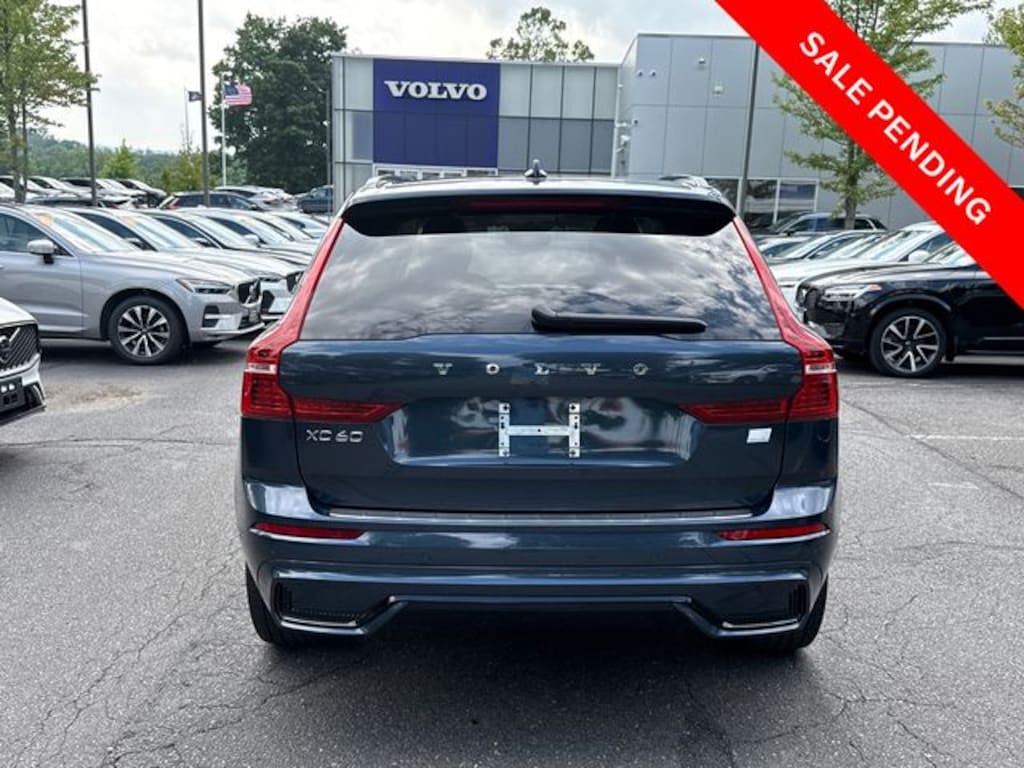 Certified 2024 Volvo XC60 plug-in hybrid T8 Plus Dark Theme SUV