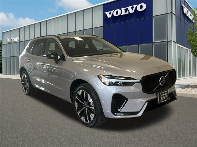2026 Volvo XC60 Plus's photo