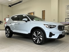 2024 Volvo XC40 B5 Plus Bright Theme SUV