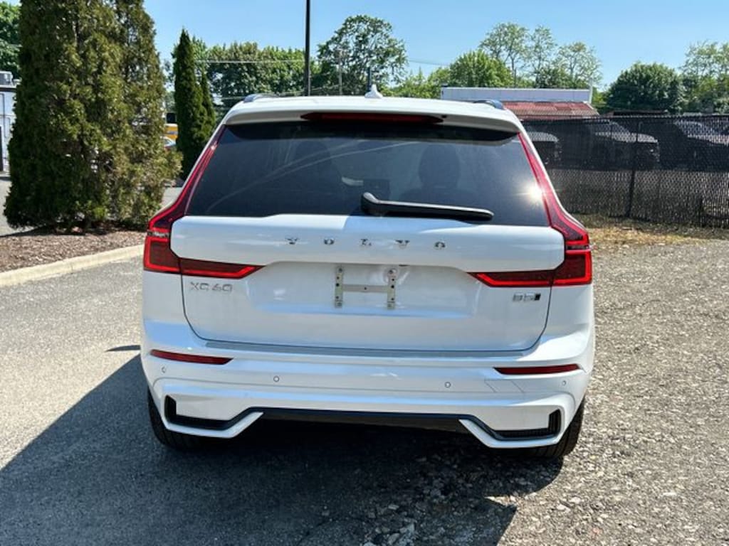 New 2026 Volvo XC60 B5 Plus SUV