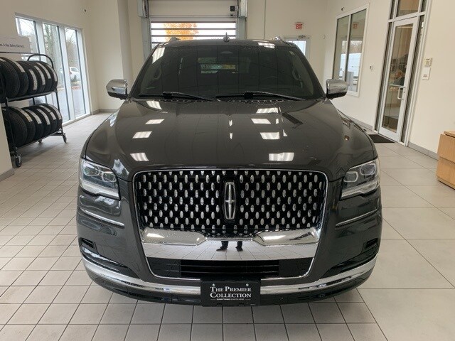 2024 Lincoln Navigator Black Label photo 2