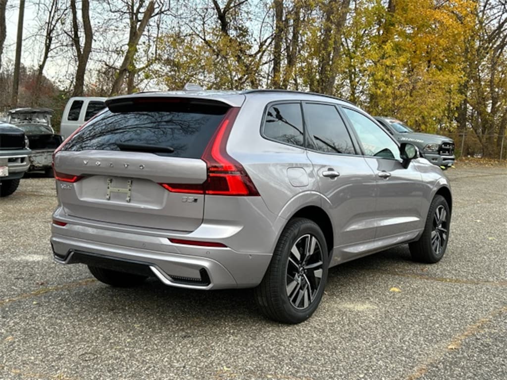 New 2026 Volvo XC60 B5 Plus SUV