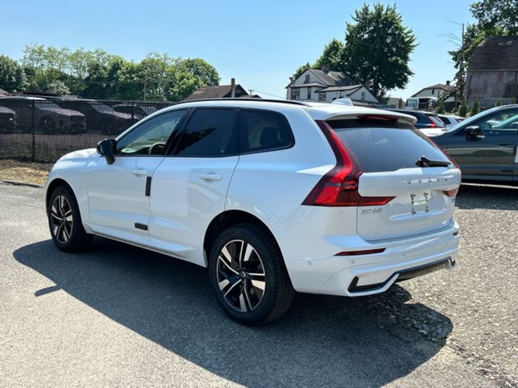 New 2026 Volvo XC60 B5 Plus SUV