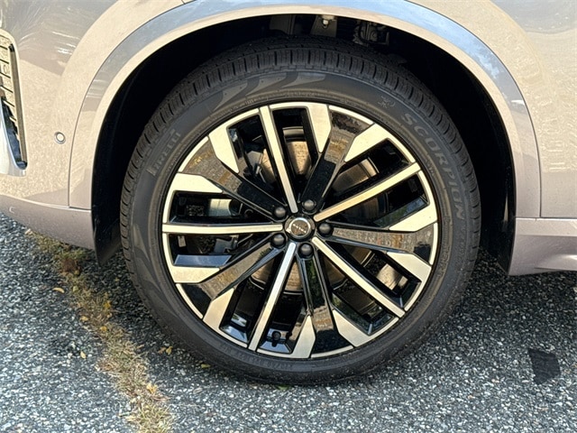 2026 Volvo XC90 Ultra - Photo 8