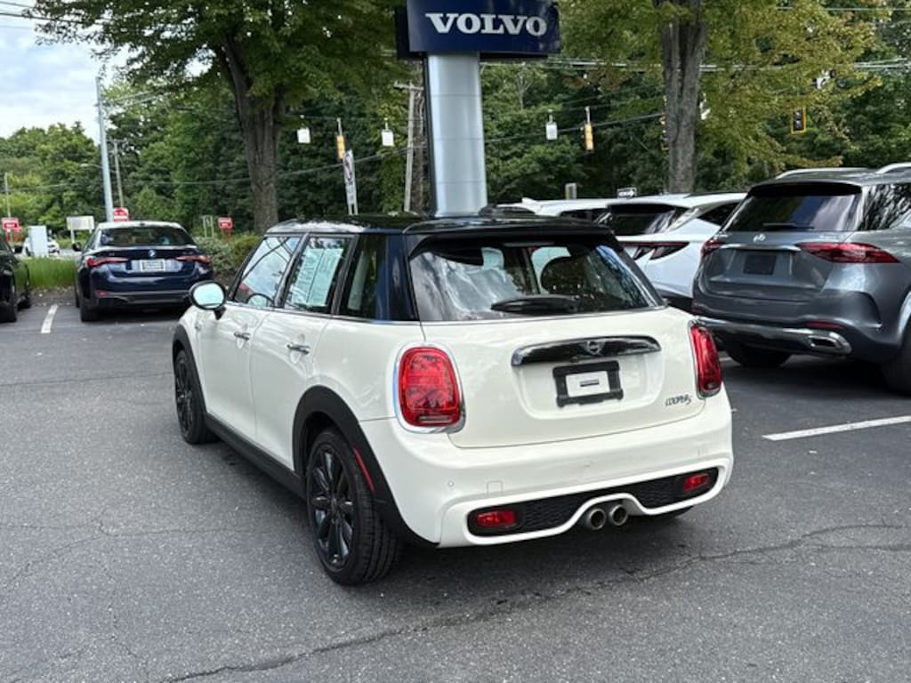 Used 2019 MINI Hardtop 4 Door Classic Hatchback