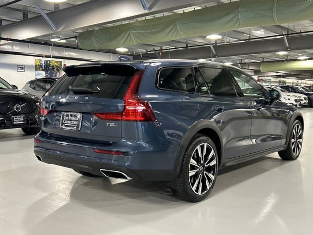 Used 2020 Volvo V60 Cross Country T5 Wagon