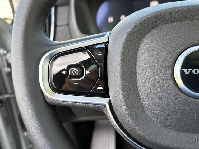 2026 Volvo XC90 Plus - Photo 11