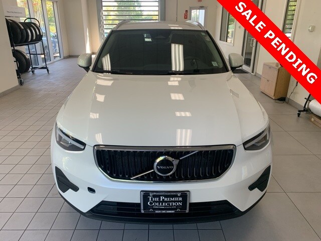 2023 Volvo XC40 Core photo 2