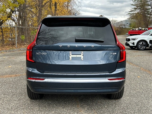 2026 Volvo XC90 T8 Plus photo 3