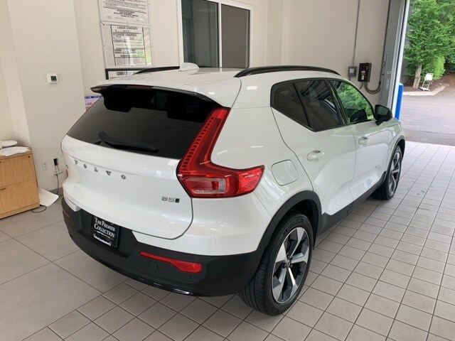 2023 Volvo XC40 Plus photo 4