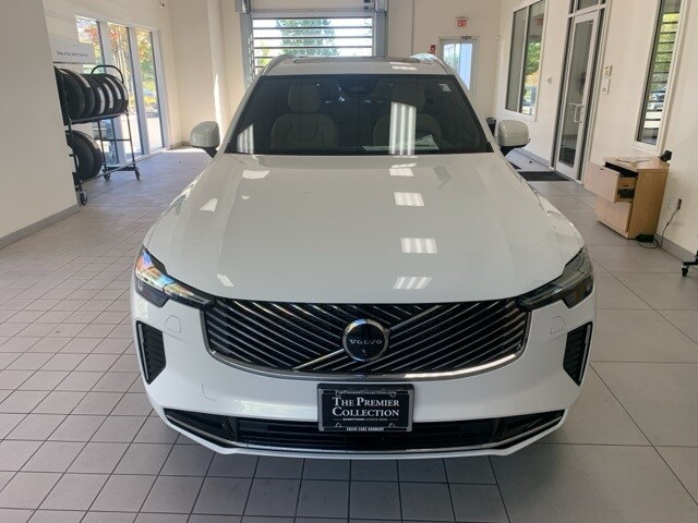 2026 Volvo XC90 Plus photo 2