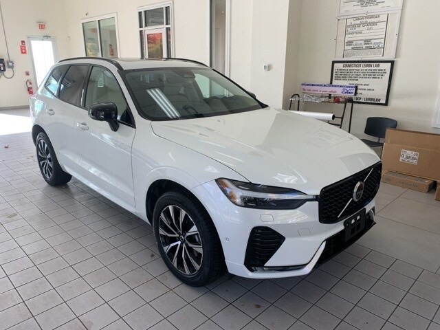 2023 Volvo XC60 B5 Plus photo 3