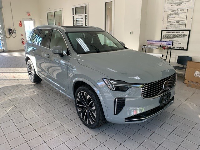 2026 Volvo XC90 Plus photo 3