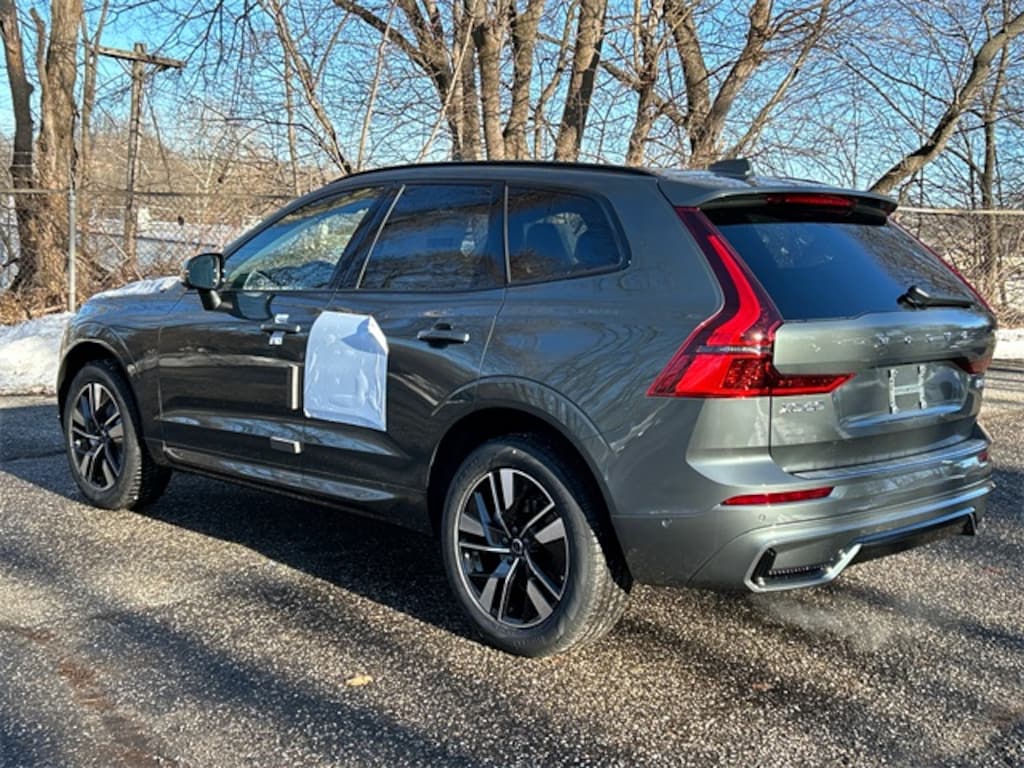 New 2026 Volvo XC60 B5 Plus SUV