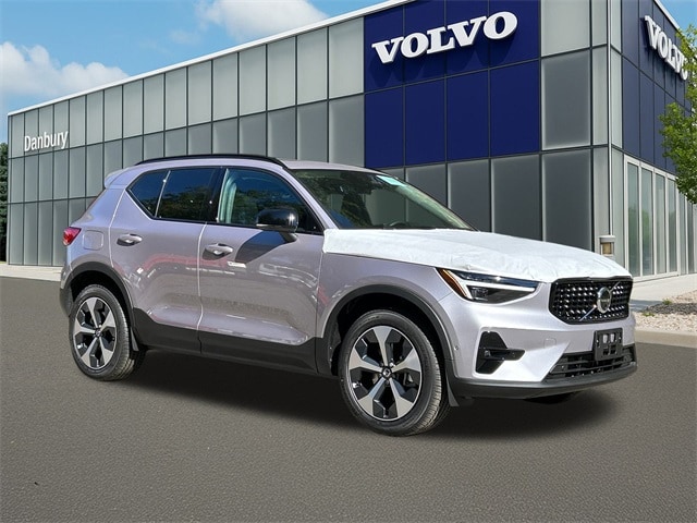 2026 Volvo XC40 Plus's photo