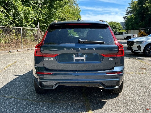 2026 Volvo XC60 B5 Core photo 3