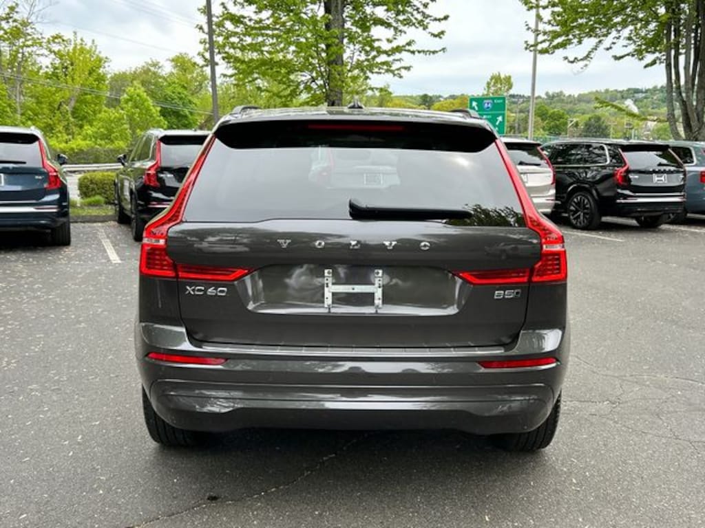 Used 2023 Volvo XC60 B5 Core SUV