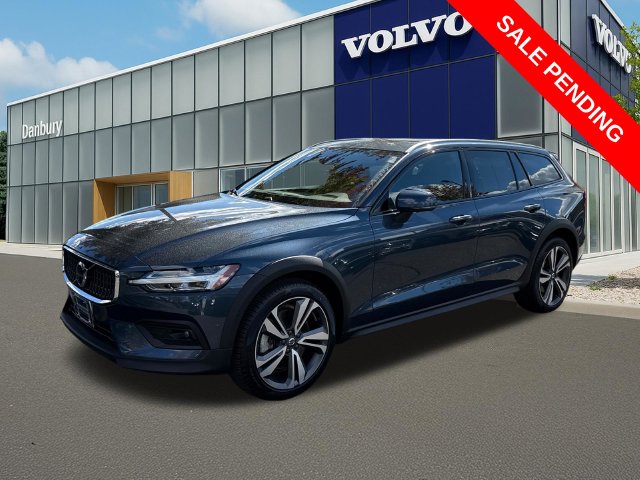 2025 Volvo V60 Cross Country