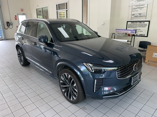 2025 Volvo XC90 Plus photo 3