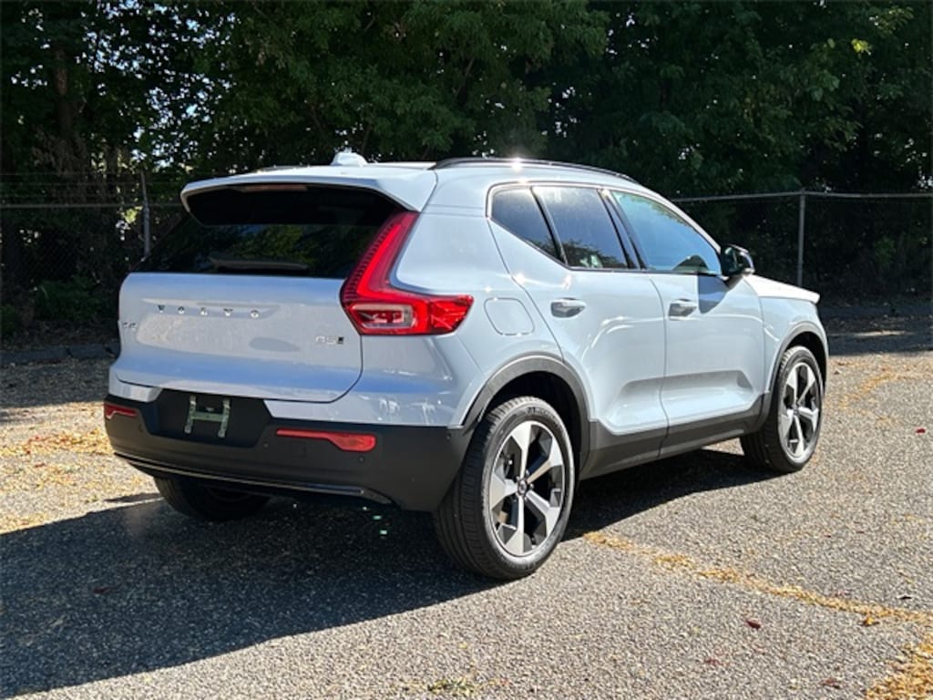 New 2026 Volvo XC40 B5 Plus SUV