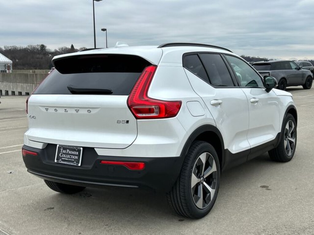 New 2026 Volvo XC40 B5 Plus SUV