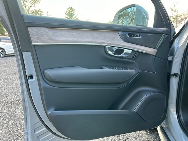 2026 Volvo XC90 Plus - Photo 9