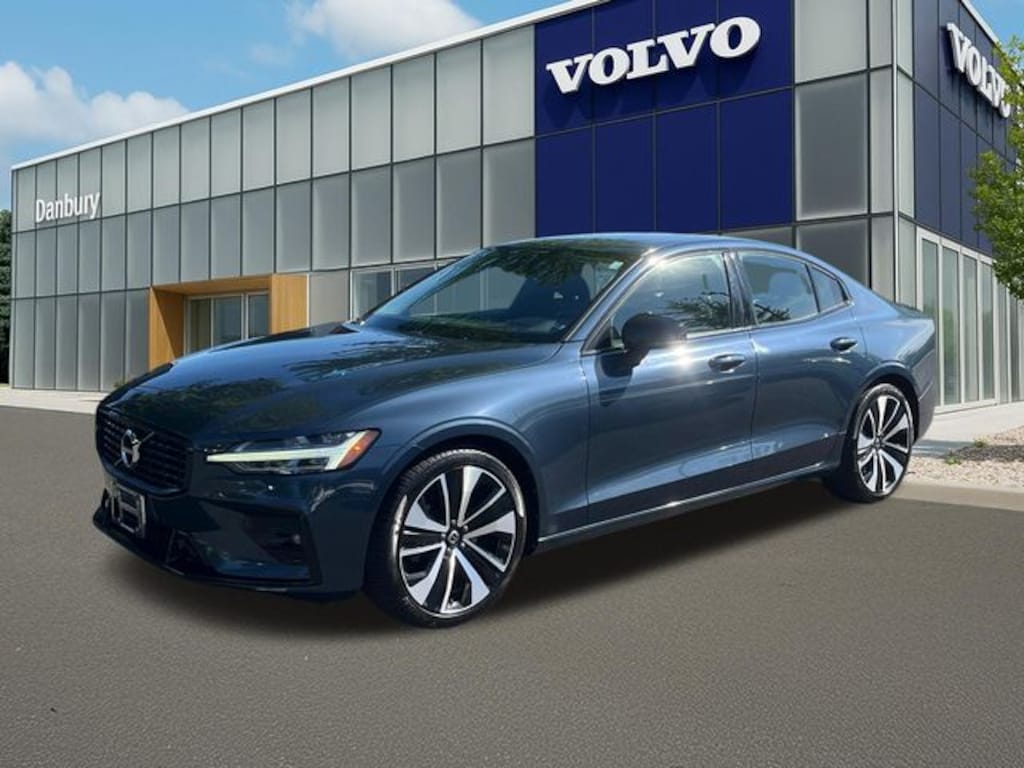 Certified 2022 Volvo S60 B5 Momentum Sedan