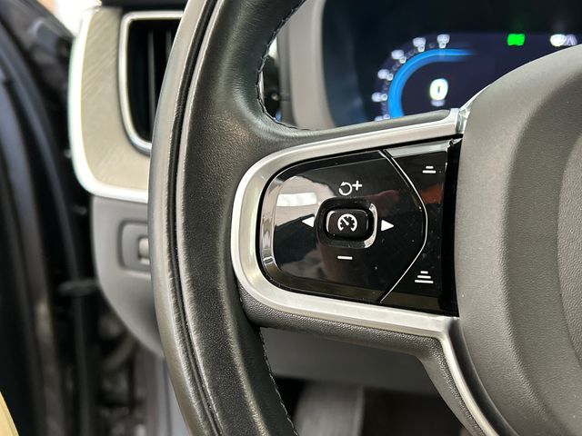 2022 Volvo XC60 Inscription - Photo 13