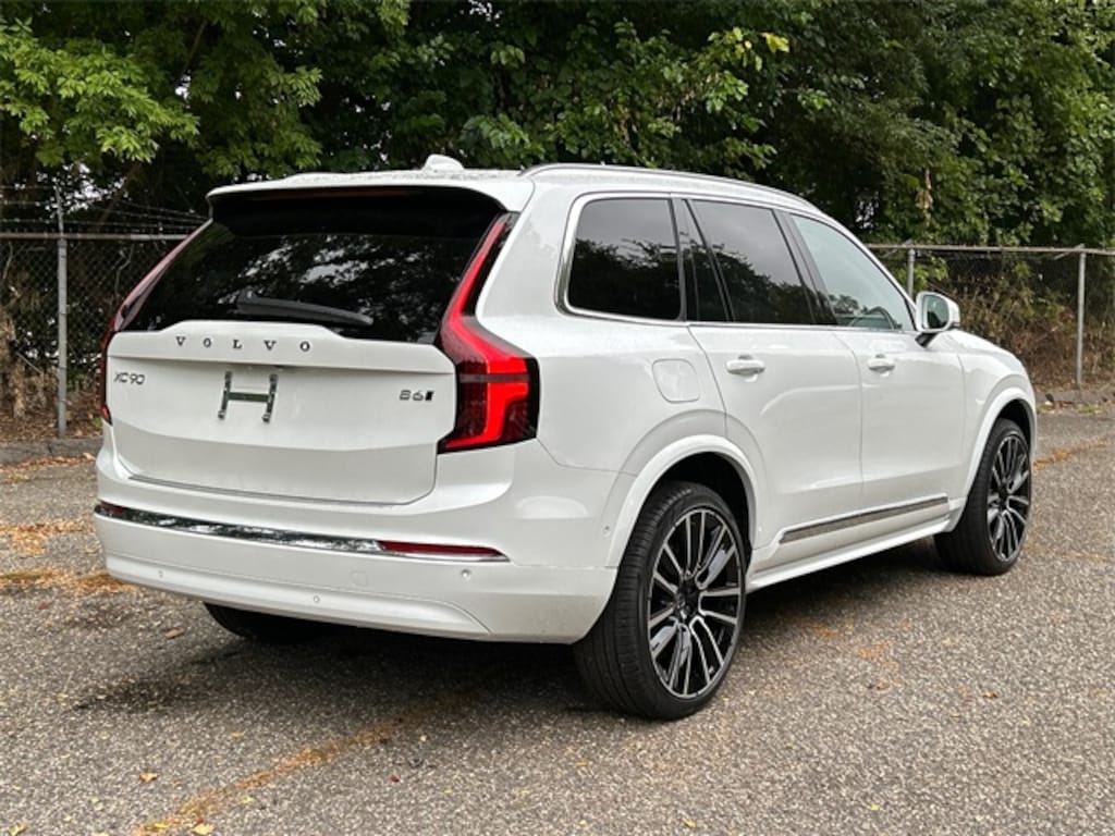 New 2026 Volvo XC90 B6 Plus 7-Seater SUV