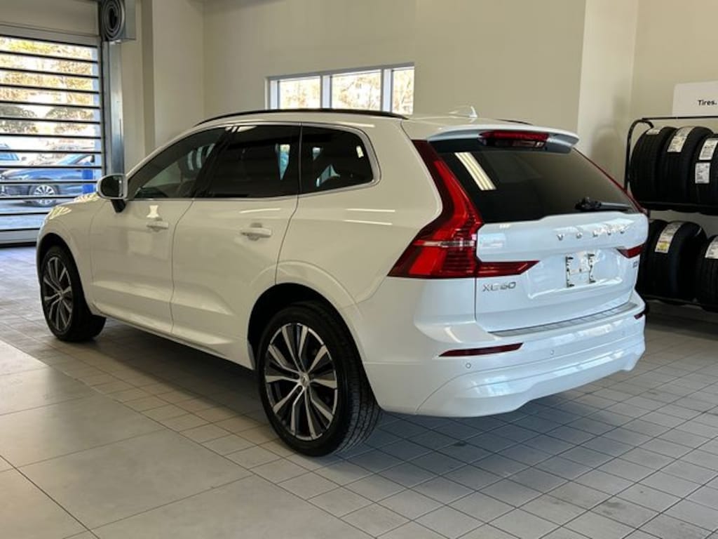 Used 2022 Volvo XC60 B5 Momentum SUV