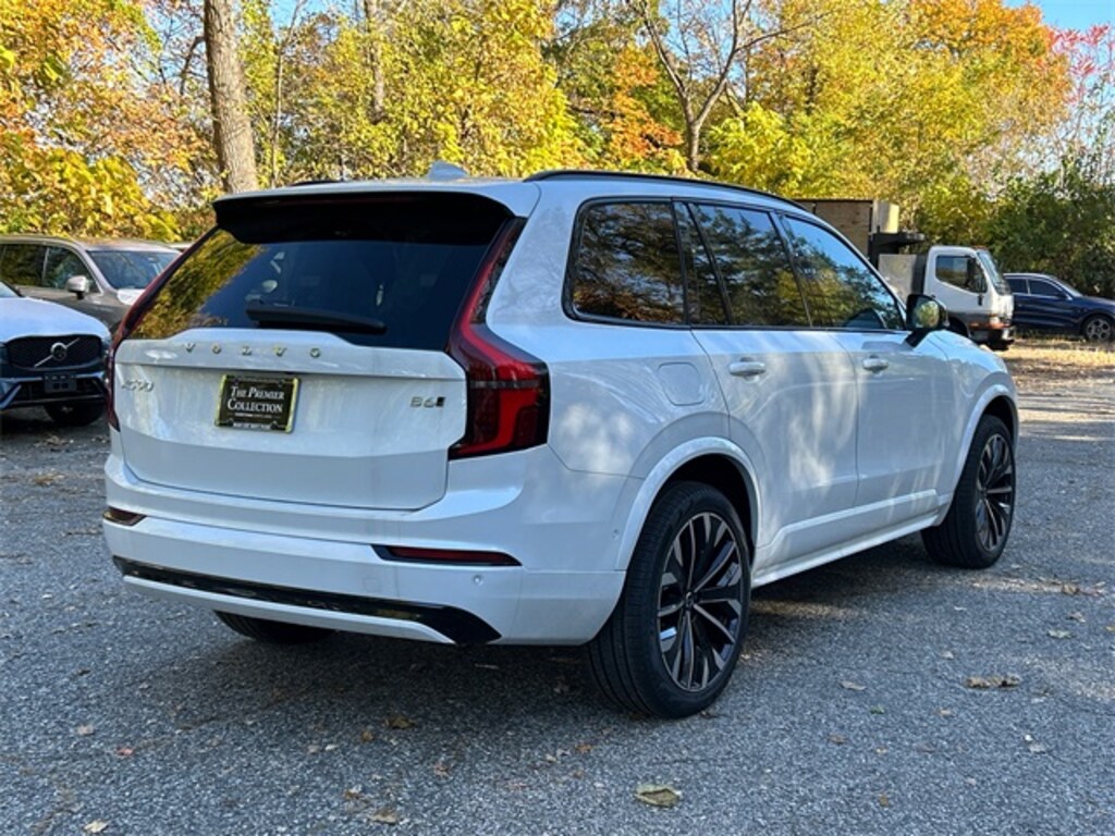 New 2026 Volvo XC90 B6 Ultra Dark Theme 6-Seater SUV