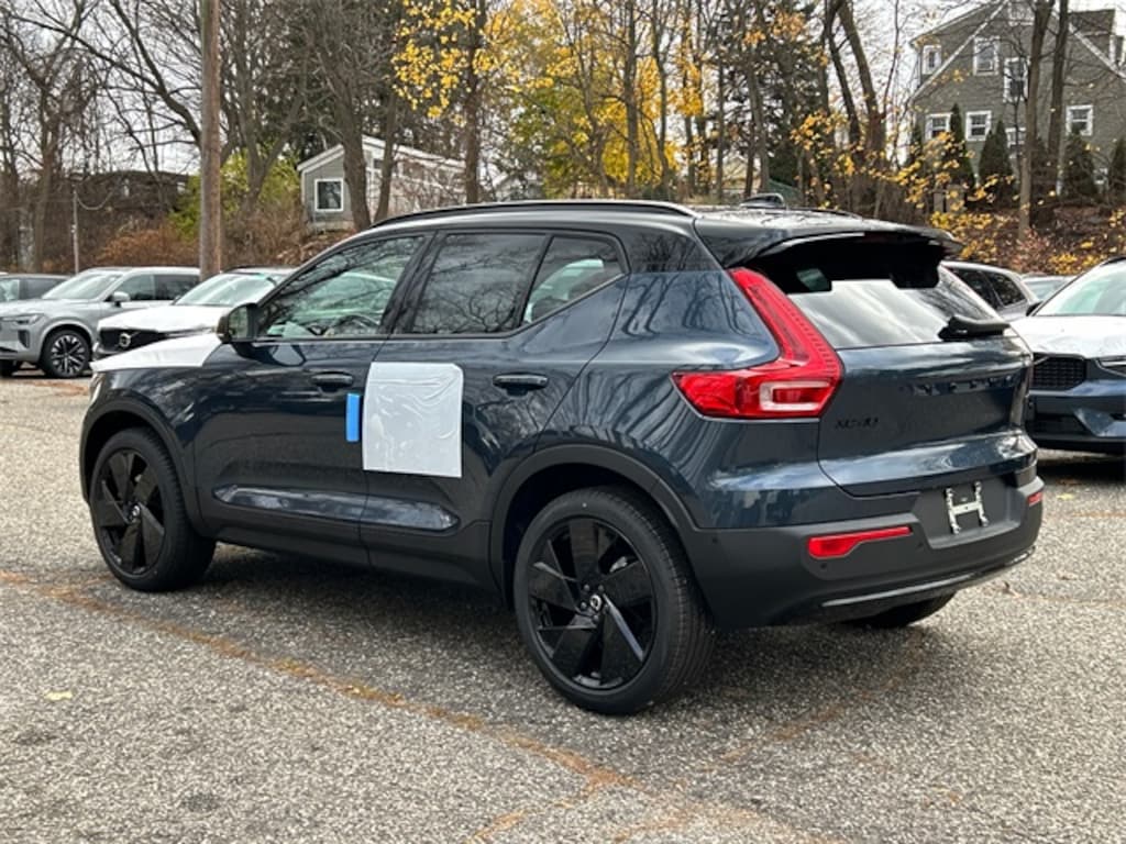 New 2026 Volvo XC40 B5 Ultra Black Edition SUV