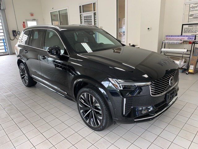 2025 Volvo XC90 Plus photo 3