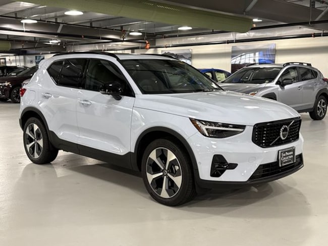 2026 Volvo XC40 B5 Plus SUV