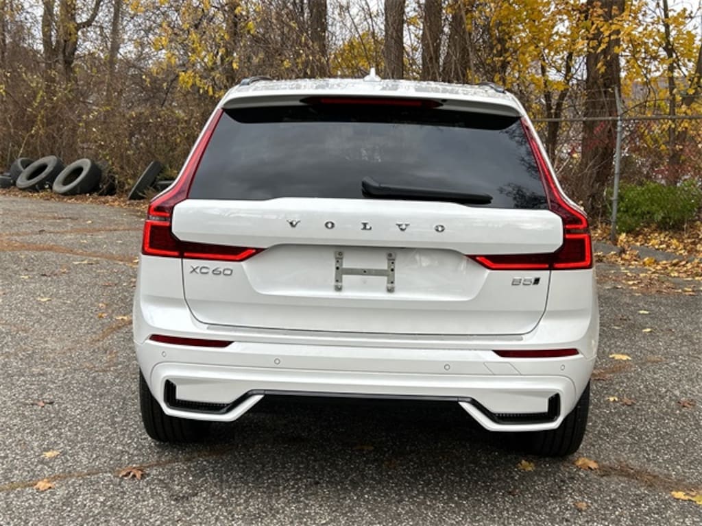 New 2026 Volvo XC60 B5 Plus SUV