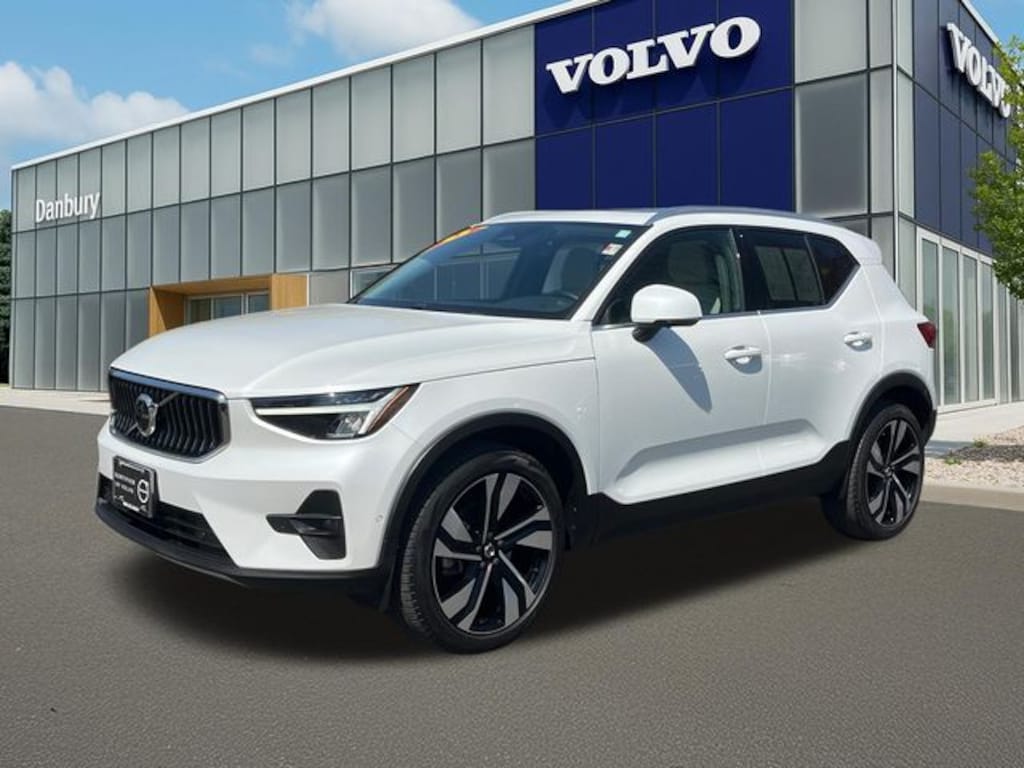 Certified 2023 Volvo XC40 B5 Plus Bright Theme SUV