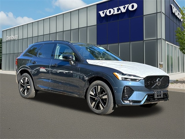 2026 Volvo XC60 Plus's photo