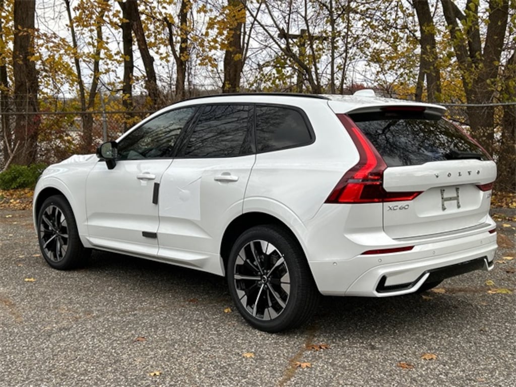 New 2026 Volvo XC60 B5 Plus SUV