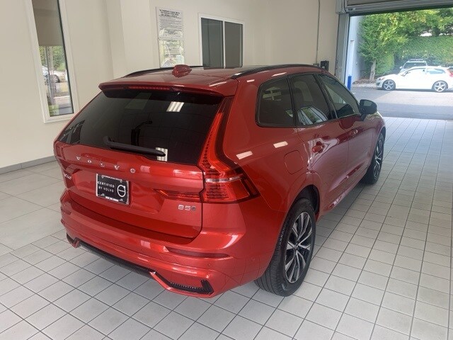 2023 Volvo XC60 B5 Plus photo 4