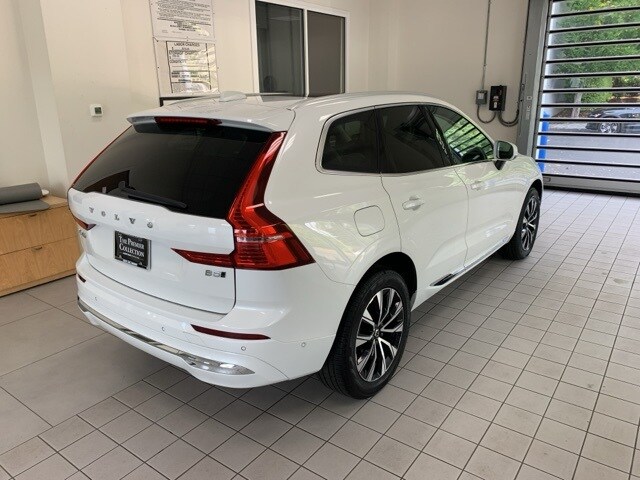 2023 Volvo XC60 B5 Plus photo 4